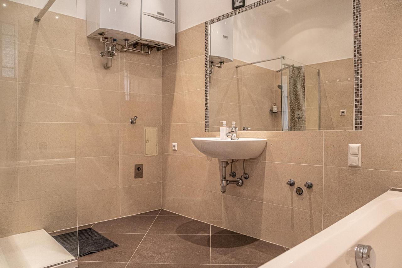 Special Vintage Viennese Apartment - 12Min F Downtown Extérieur photo